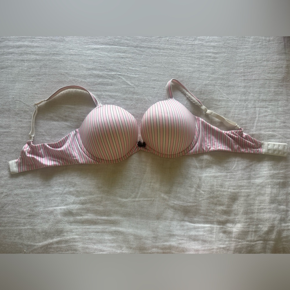 Victoria's Secret 36D Body by Victoria Bra